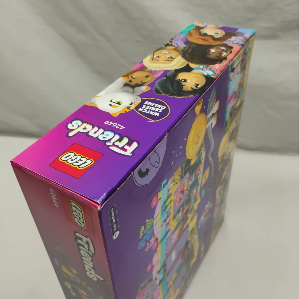 LEGO FRIENDS: Heartlake City Candy Store (42649) New Sealed